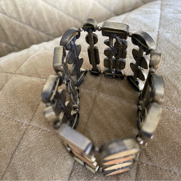 Beautiful and fun cuff bracelet; gorgeous tan tones - Picture 3 of 4